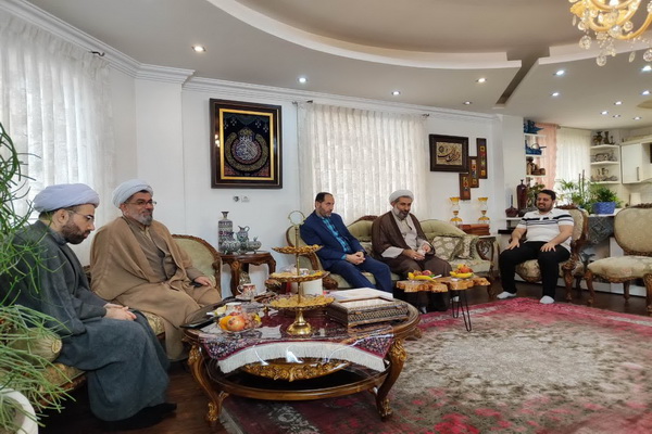 تجلیل مدیرکل اوقاف و امور خیریه استان مازندران از سید پارسا انگشتان قاری ممتاز مازندرانی