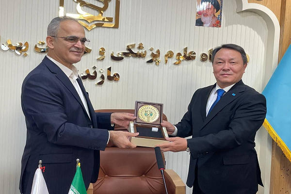 قدردانی سفیر قزاقستان در جمهوری اسلامی ایران از رئیس دانشگاه علوم پزشکی مازندران