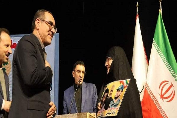 هنر ابزاری مهم در جهت ترویج فرهنگ ایثار و شهادت در جامعه است